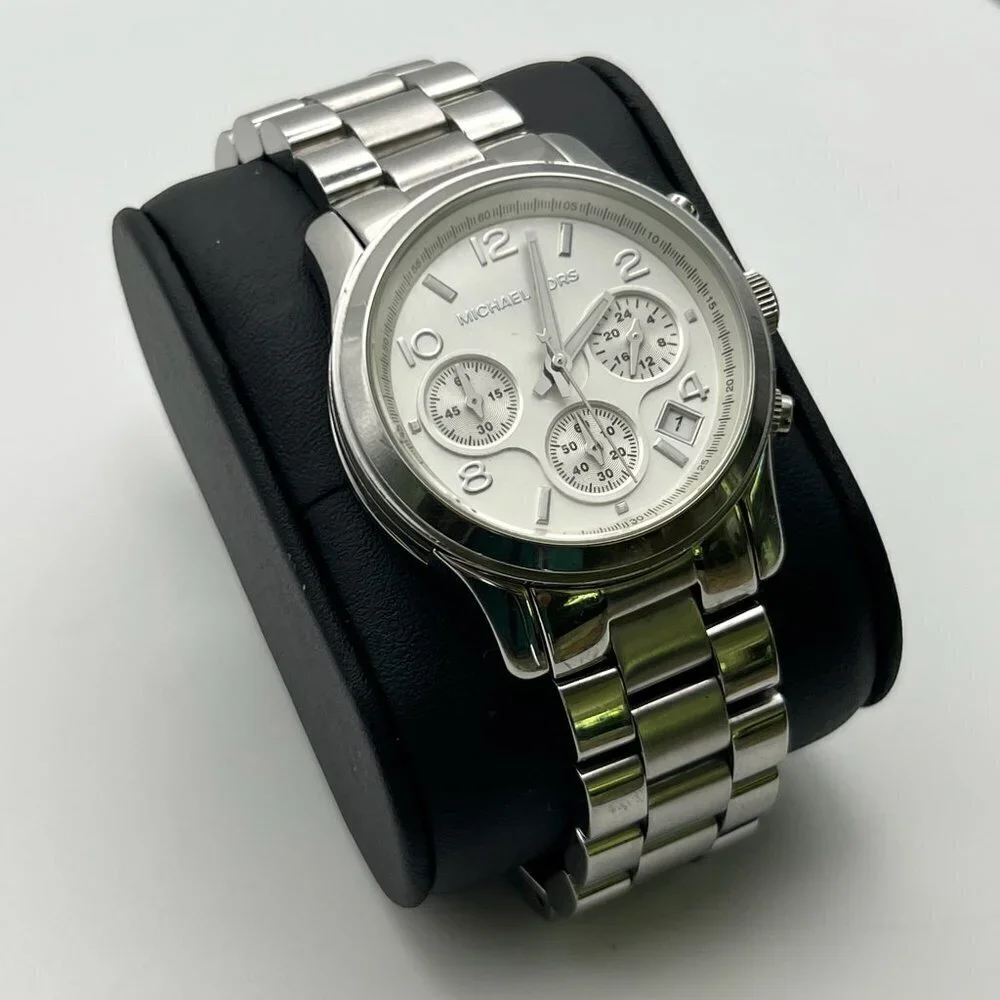 MICHAEL KORS Chronograph Silver MK5076 Ladies Watch Extra Links & Working - Picture 3 of 11